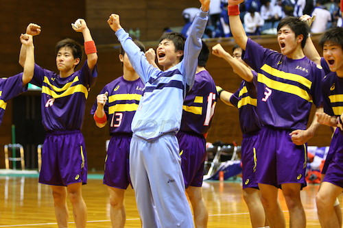 九州１位の大分雄城台に勝利して喜びを爆発させる藤代紫水セブン
